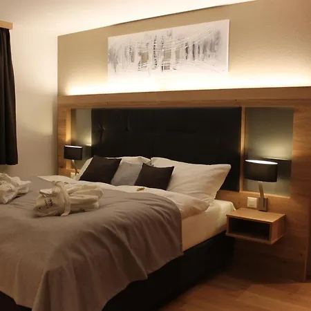 Hotell The Onya & 5*